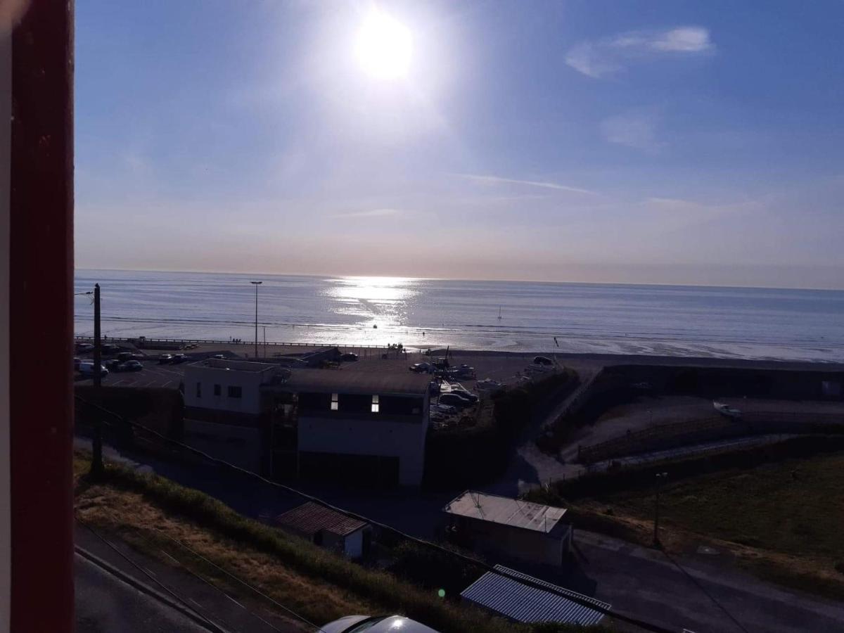 Appartement Face A La Mer Woignarue Exterior photo
