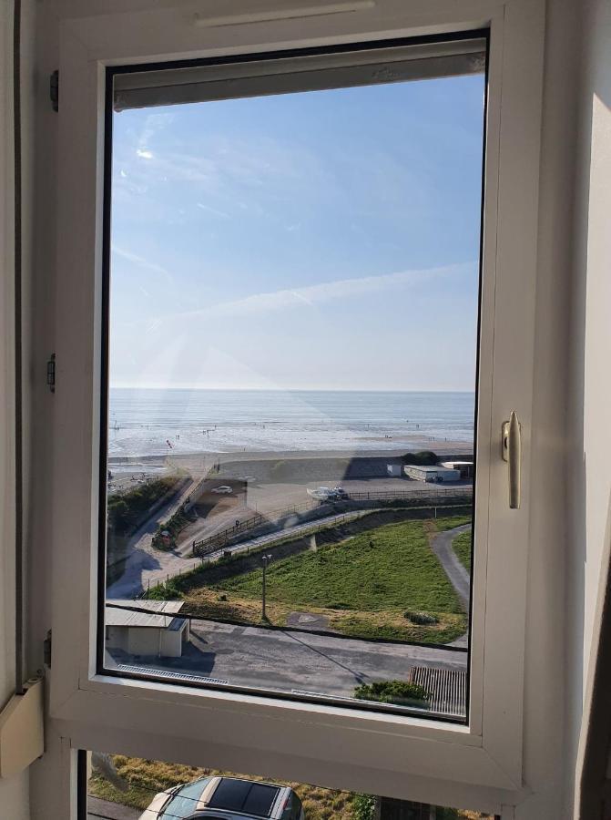 Appartement Face A La Mer Woignarue Exterior photo